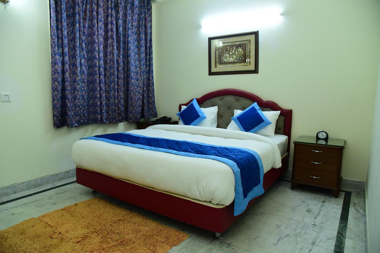 The Mayflower Hotel Gurgaon Exteriör bild