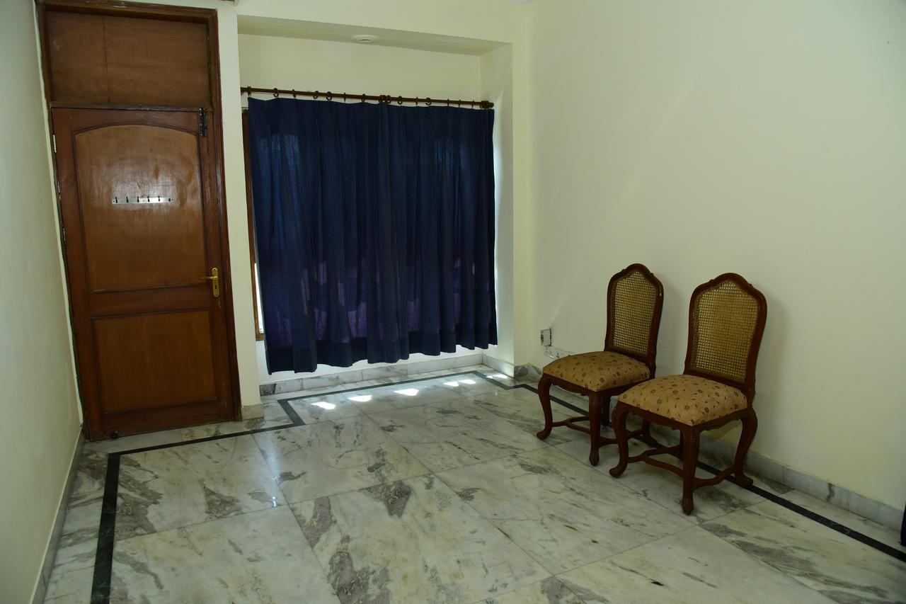 The Mayflower Hotel Gurgaon Exteriör bild