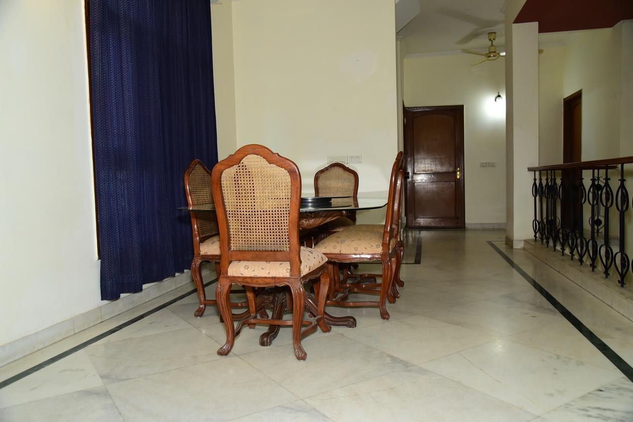 The Mayflower Hotel Gurgaon Exteriör bild