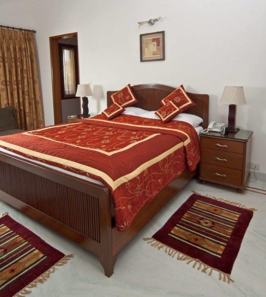 The Mayflower Hotel Gurgaon Exteriör bild